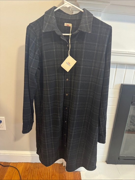 Faherty Sweaters - Faherty Women’s Legend Sweater Dress - Button-Front Black Plaid - Medium